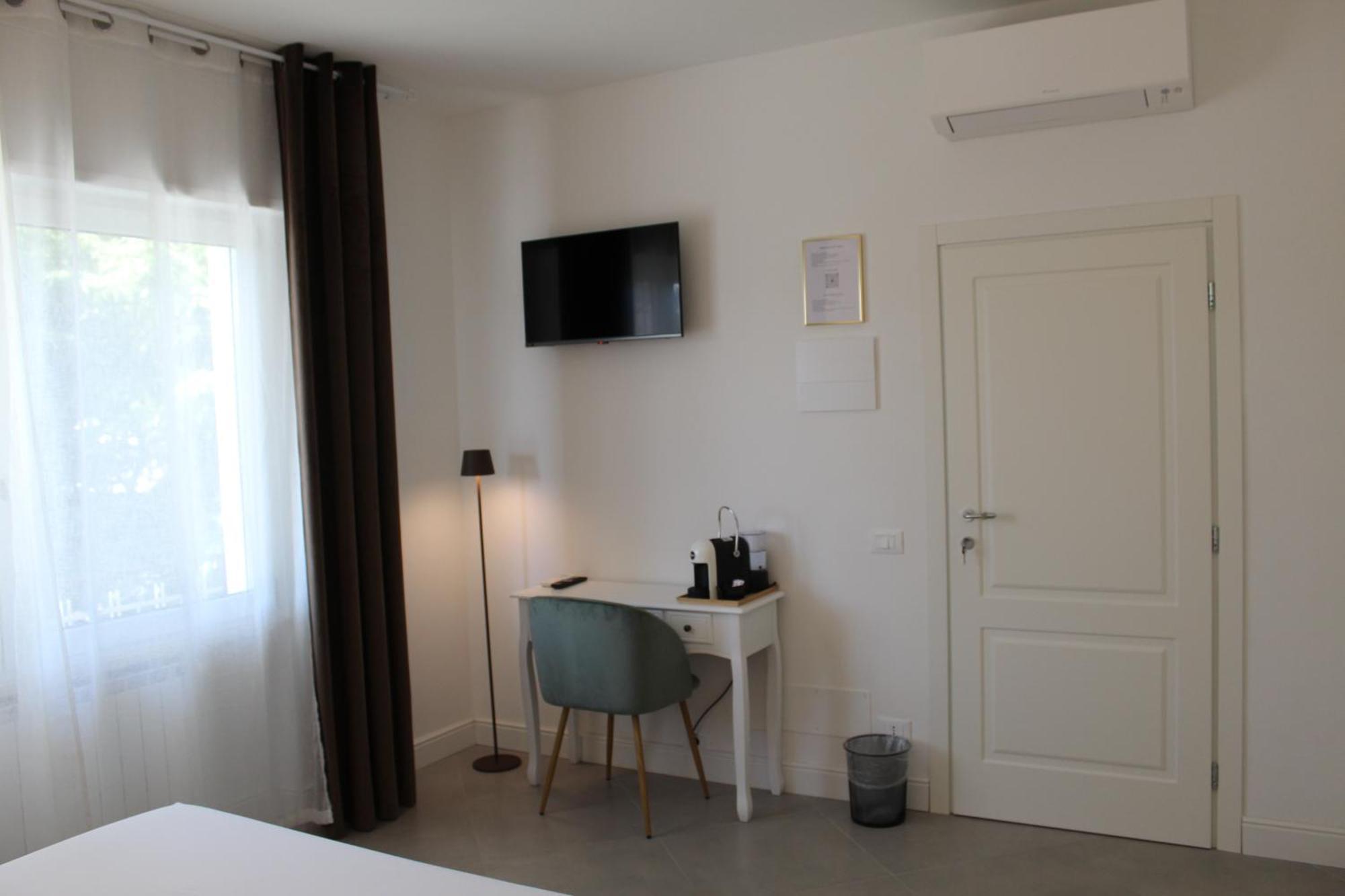 Villa Forte Salvi - Rooms Peschiera del Garda Ngoại thất bức ảnh